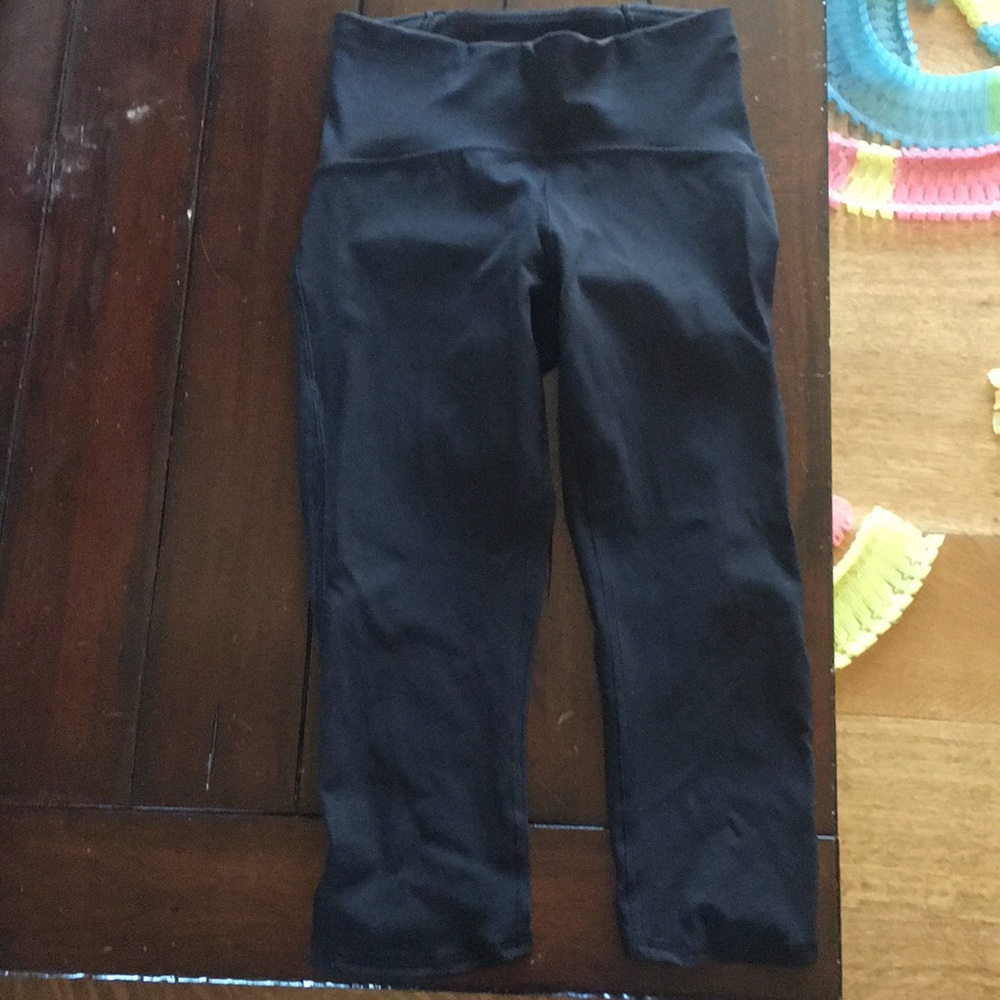 Lululemon Capri pants. Excellent condition.